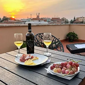 Casetta Sole, Superattico Con Terrazzo Vicino San Pietro, New Roma